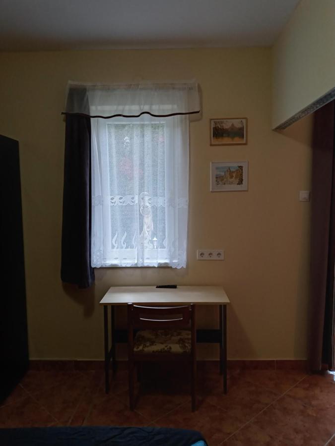 All-Inn Егер Екстериор снимка
